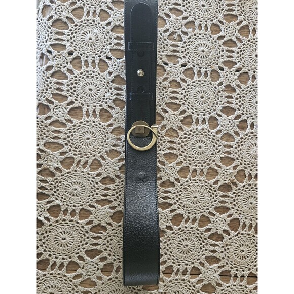 Gucci Black Leather Belt with Gold Circular Buckle - Picture 6 of 10
